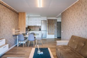 Apartament spațios cu magazin si bus