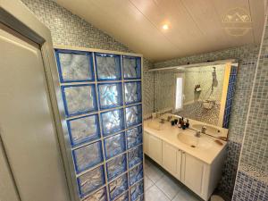 Villas MAS M - Villa d-exception - Piscine - Jeux Enfants - BBQ - Plancha - Cheminee - Calme - 5 Chambres - SUDSEJOURCONCIERGERIE : photos des chambres