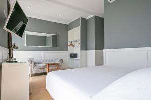Superior Double Room with View to the Square room in Venecia Plaza Centro