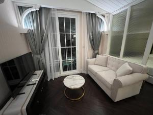 Pattaya , Front Beach Jomthian ,Na Chom Thian