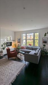 Beautiful 1-bedroom in Idyllic London Neighborhood