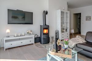 Fewo Kleine Auszeit by Seeblick Ferien ORO, direkter Wasserblick, am Strand