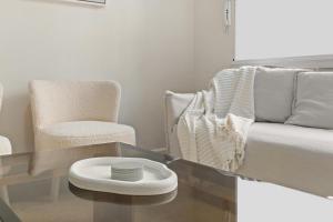 Modern 2-Bed Apartment with Parking near Bondi Beach