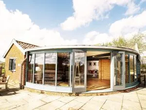 The Seed Store by The Suffolk Cottage Collection - Peasenhall