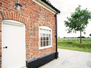 The Cross Wing by The Suffolk Cottage Collection