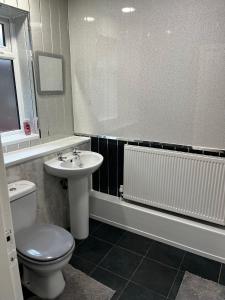 Levy Nook House 1 bed apartment 5 minute walk to Stockton town centre & Free Parking