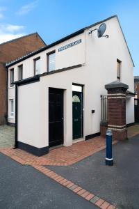 Charming Central 2BR Flat near St Georges Market