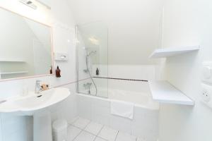 Hotels Domaine de La Gressiere : photos des chambres