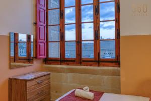 Maltese Maisonette in Historic Isla with Sea Views by 360 Estates