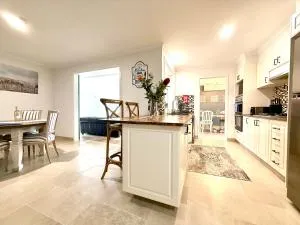 LA MAISON BLEUE - Centrally located 3 Bedroom home in the Southern Highlands - Yerrinbool