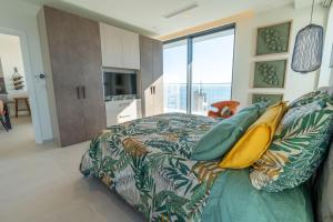 Oasis on the 27th, Mercury Tower