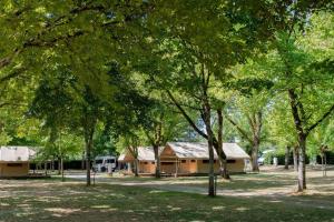 Campings Camping Onlycamp L'Argente : photos des chambres