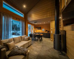 Black Work Levi Ahde