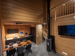 Black Work Levi Ahde