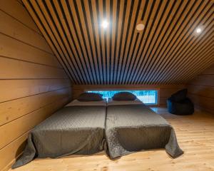 Black Work Levi Ahde