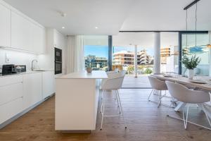 Luxury Apartment El Higueron West