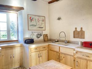 Maisons de vacances Gite de charme avec grand jardin & piscine : photos des chambres