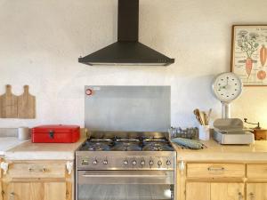 Maisons de vacances Gite de charme avec grand jardin & piscine : photos des chambres