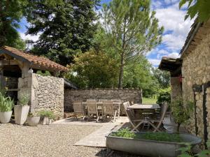 Maisons de vacances Gite de charme avec grand jardin & piscine : photos des chambres