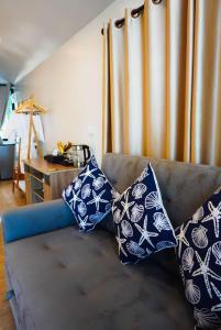 W Sichon Beachfront Homestay