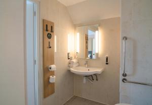 Hotels B&B HOTEL Dreux Centre : photos des chambres