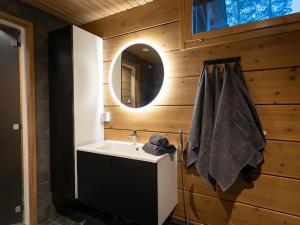 Black Work Levi Ahde