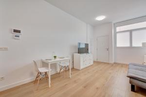 Studio Irati by Clabao