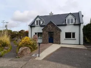 4 bedroomed house in Waterville close to the beach - New Chapel Cross