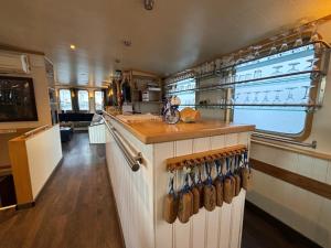 Hotelboat Iris Groningen