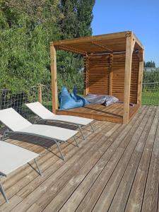 84B7 - Accommodation in a charming 18th century farmhouse