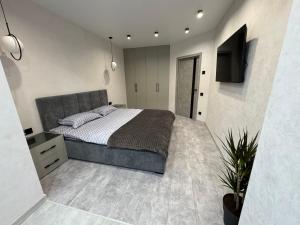 Апартаменти Зарічанська вулиця Netflix