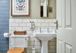 Classic Room room in The Trout at Tadpole Bridge