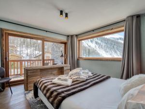 Chalets Chalet de luxe avec piscine, sauna, hammam, cinema et salle de jeu - FR-1-694-3 : photos des chambres