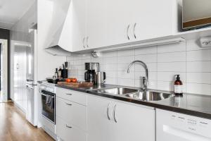 Guestly Homes - Elite Business Suite