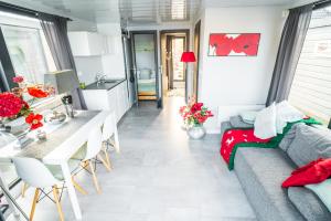 Rode Houseboat Zwartsluis