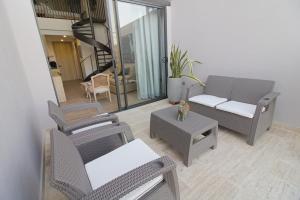 Brand-New Luxury Loft in Old City