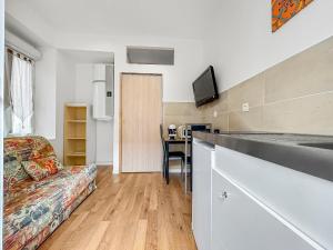 Appartements Studio lumineux avec clim et TV ideal pour couples : photos des chambres