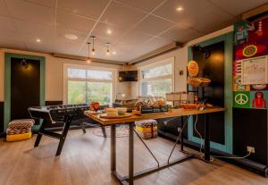 Hotels B&B HOTEL Lille Villeneuve d'Ascq Grand Stade : photos des chambres