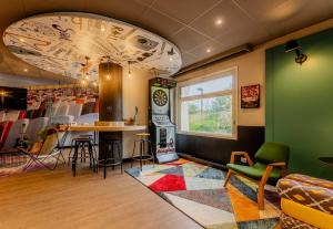 Hotels B&B HOTEL Lille Villeneuve d'Ascq Grand Stade : photos des chambres