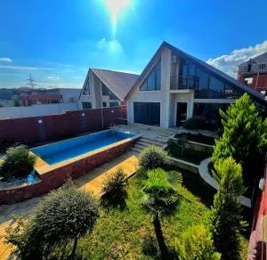 Villa in Baku - Bina