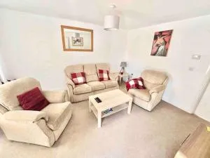 Great home in lovely area with parking, sleeps 6 - Lyminge