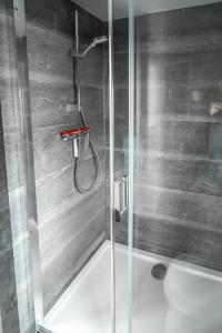 The Grey Pearl Houseboat