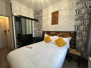 Hotels Le Richelieu Bacchus : photos des chambres