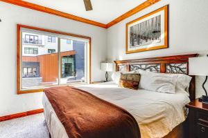 Walk to Ski Lift Resort Condo in Park City!