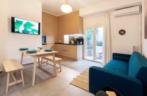 2 Bedroom Apt with Secret Garden In The heart Of Athens