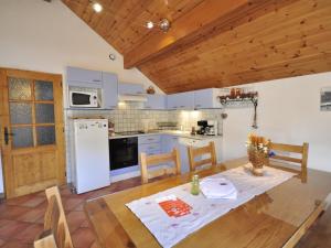 Charmant 4 pièces pour 6 pers., à 300m des pistes avec Wi-Fi, balcon et parking, Villeneuve - FR-1-762-3