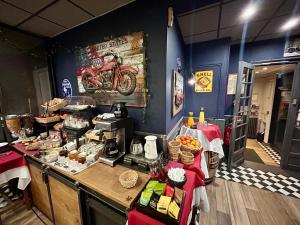 Hotels Le Richelieu Bacchus : photos des chambres