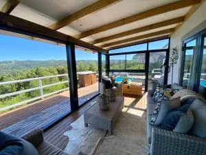 Ricky's Valleyview Holiday Home - 克尼斯纳