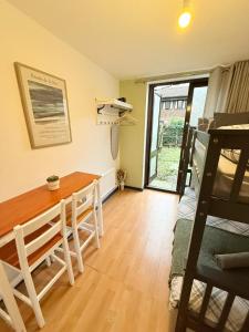 Oak Guest Rooms