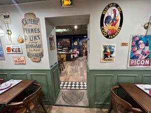 Hotels Le Richelieu Bacchus : photos des chambres